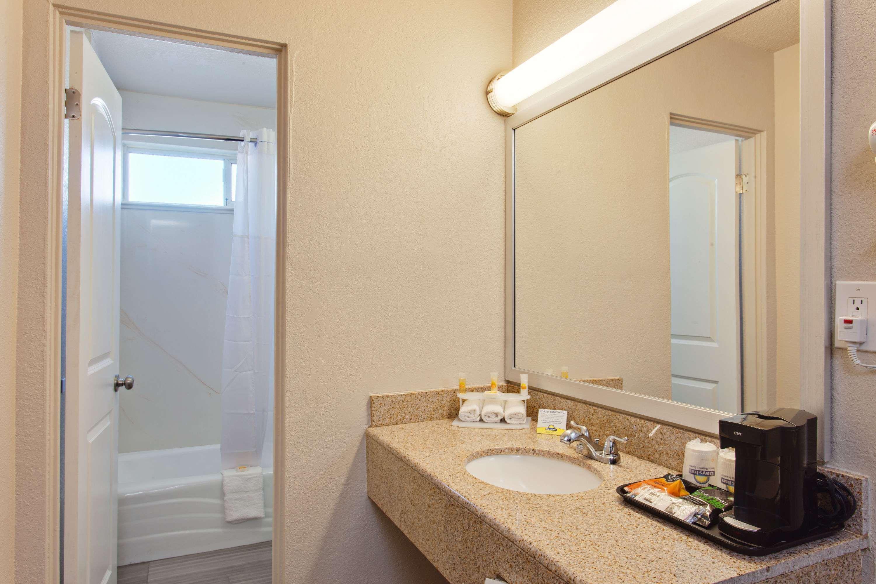 Days Inn By Wyndham Chowchilla Gateway To Yosemite Екстер'єр фото