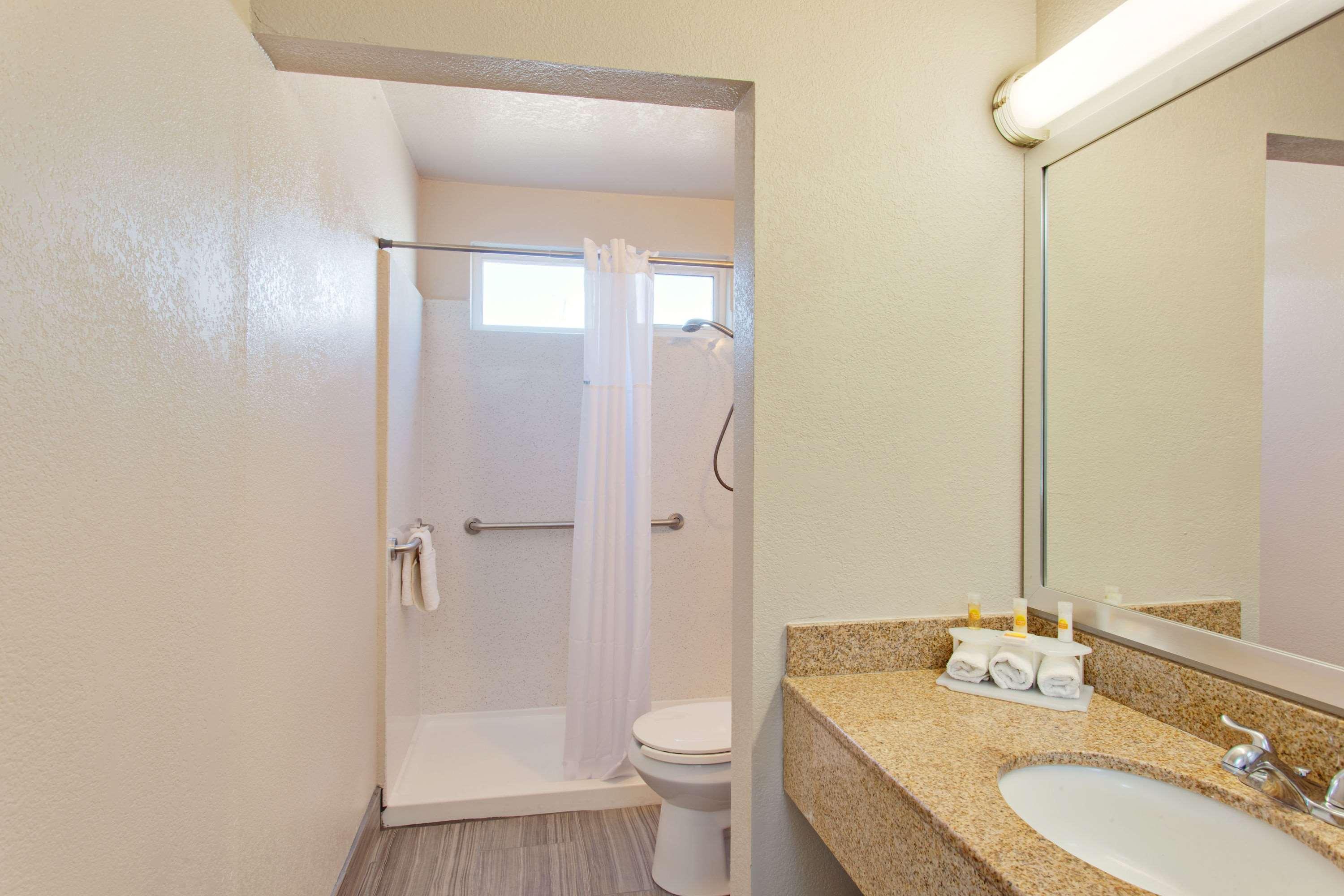 Days Inn By Wyndham Chowchilla Gateway To Yosemite Зручності фото